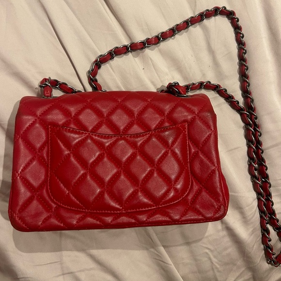 Red Chanel Mini - Picture 4 of 10